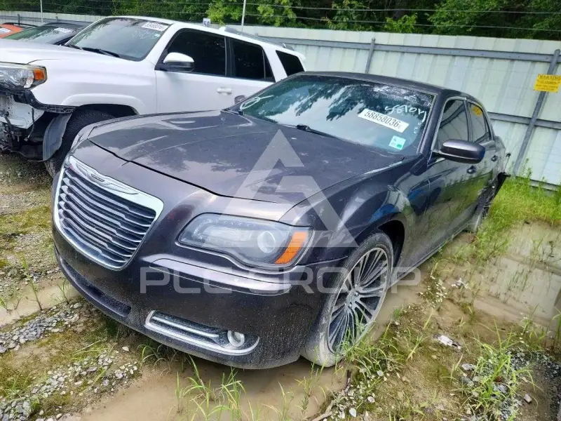 2013 Chrysler 300 фото