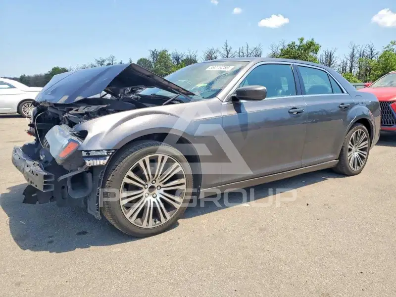 2013 Chrysler 300 фото