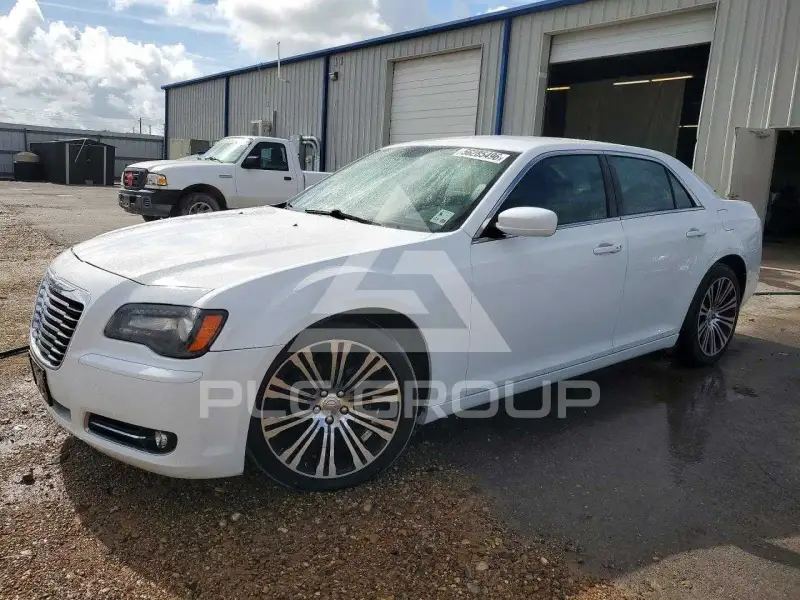 2013 Chrysler 300 фото