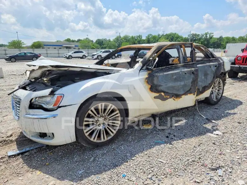 2013 Chrysler 300 фото