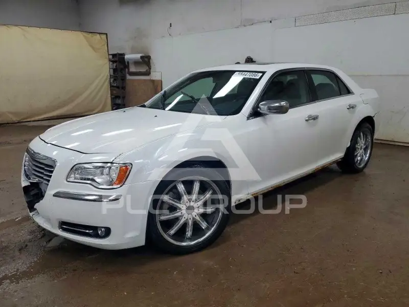 2013 Chrysler 300 фото