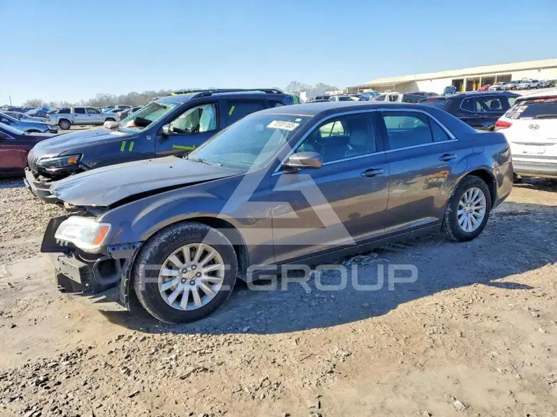 2013 Chrysler 300 фото