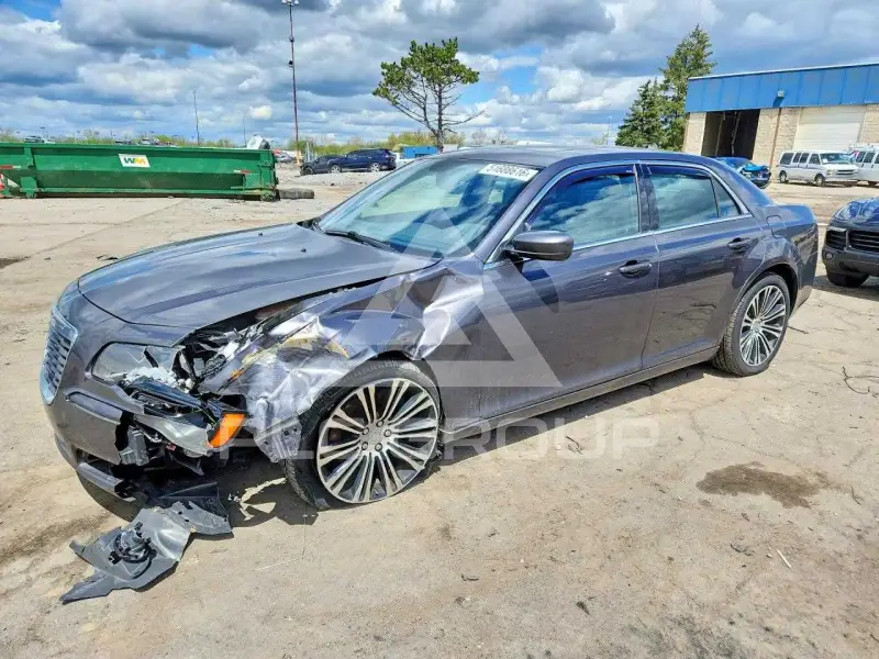 2013 Chrysler 300 фото