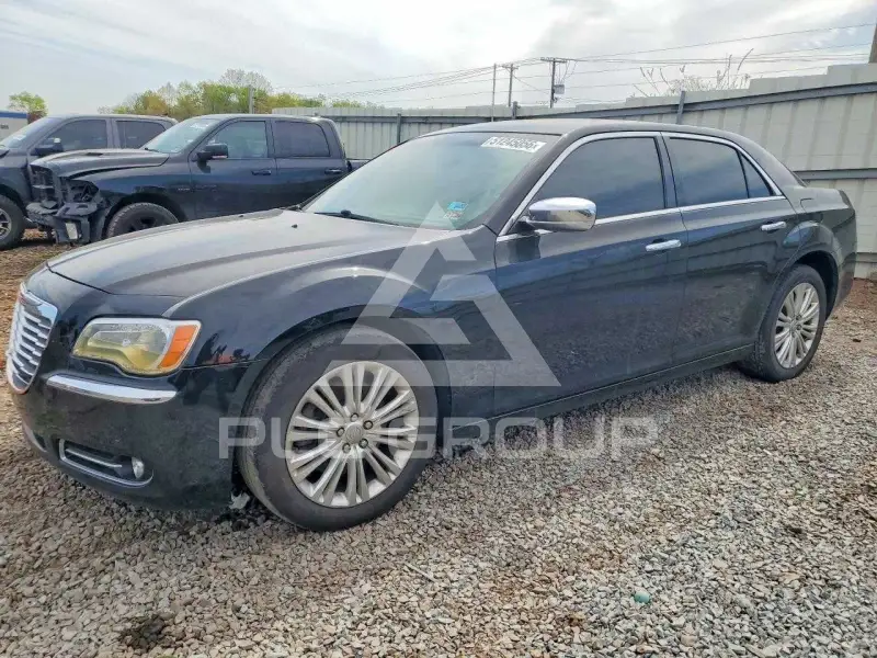 2013 Chrysler 300 фото