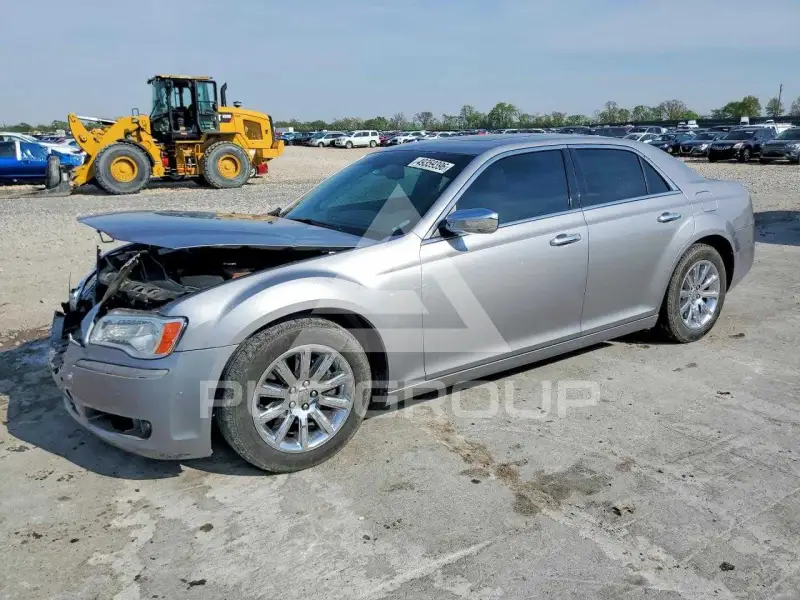 2013 Chrysler 300 photo