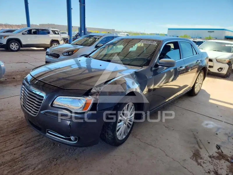 2013 Chrysler 300 фото