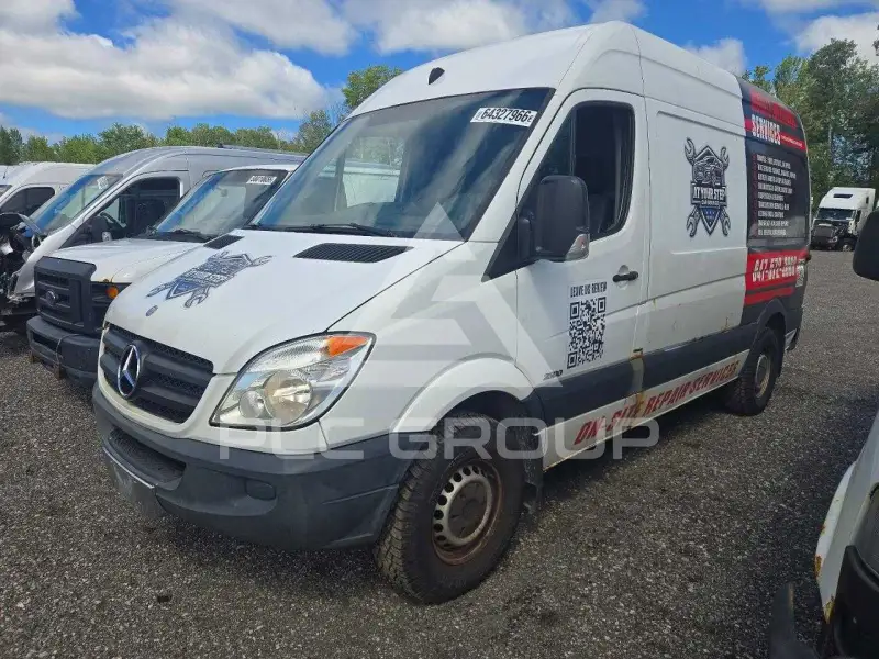 2013 Mercedes Benz Sprinter photo