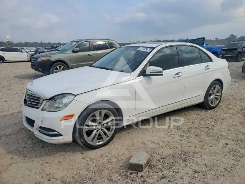 2013 Mercedes Benz C-Class фото