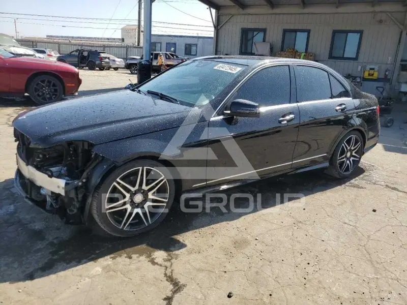 2013 Mercedes Benz C 250 фото