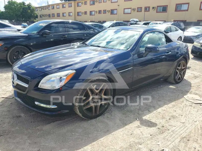2013 Mercedes Benz SLK-Class фото