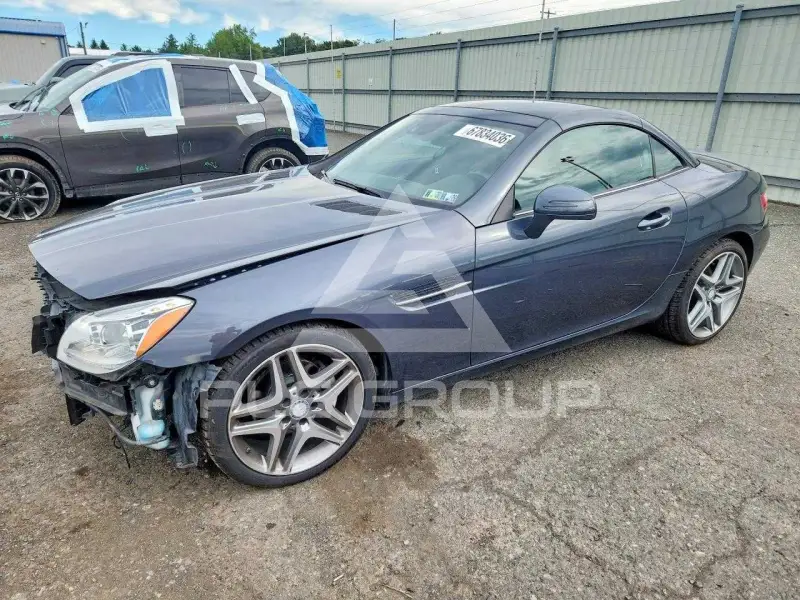 2013 Mercedes Benz SLK-Class фото