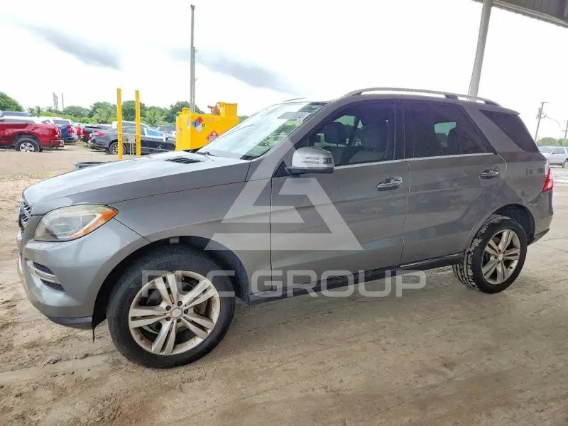 2013 Mercedes Benz ML-Class фото