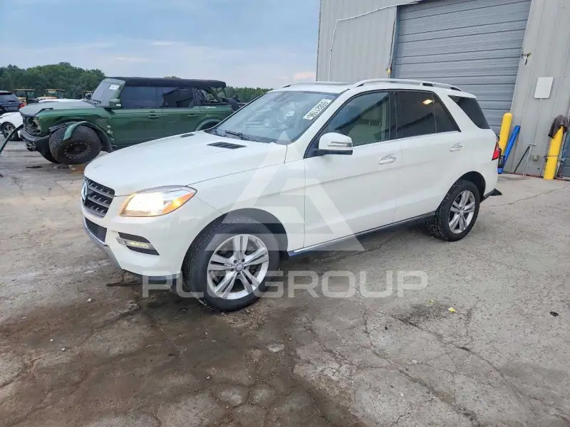 2013 Mercedes Benz ML-Class photo