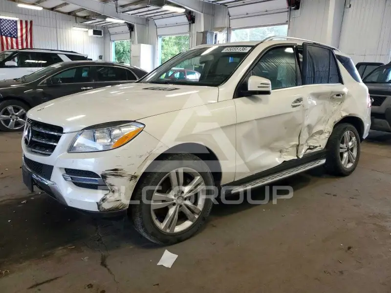 2013 Mercedes Benz ML-Class фото