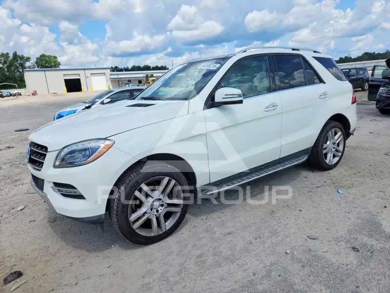 2013 Mercedes Benz ML-Class photo