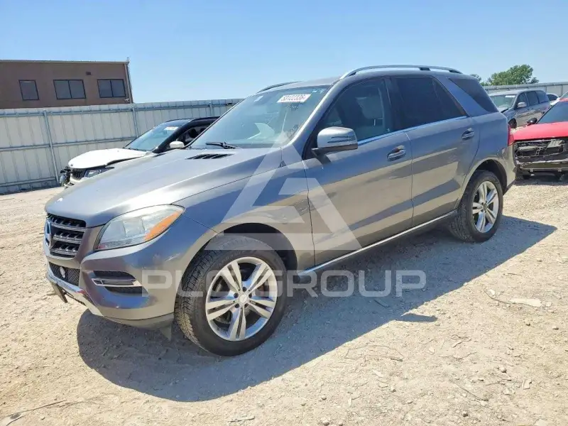 2013 Mercedes Benz ML-Class photo