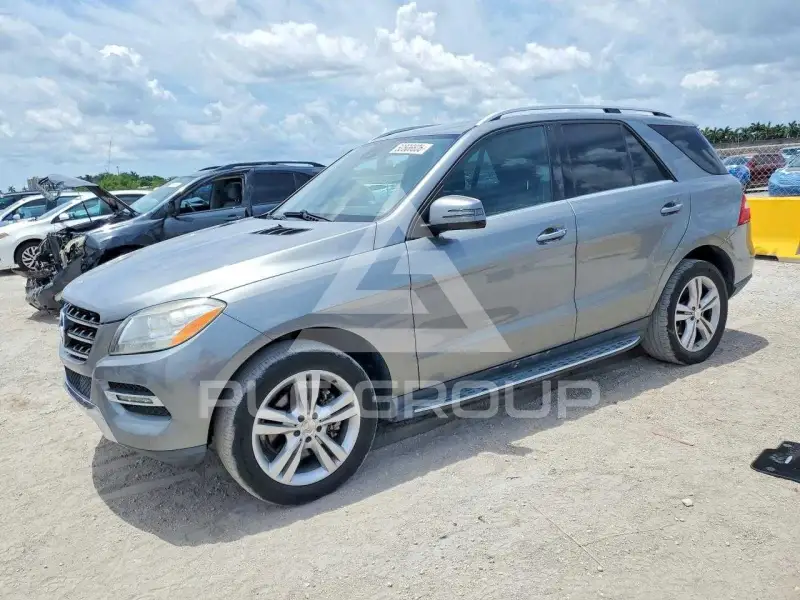 2013 Mercedes Benz ML-Class фото