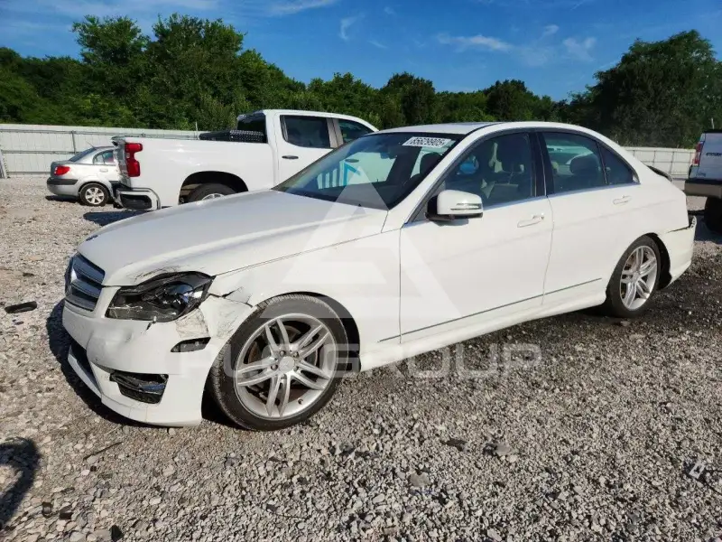2013 Mercedes Benz C 250 фото