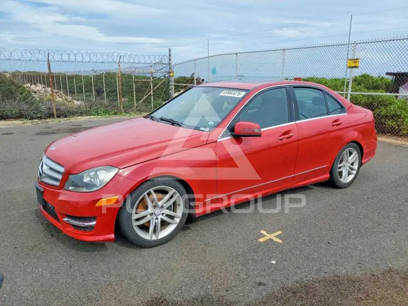 2013 Mercedes Benz C 250 фото