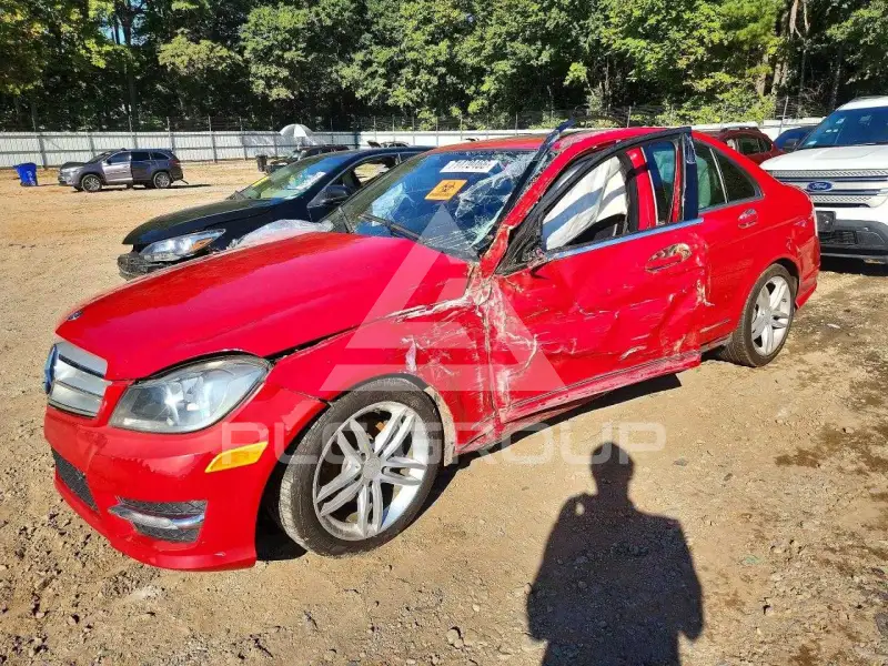 2013 Mercedes Benz C-Class photo