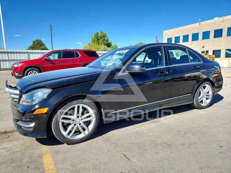 2013 Mercedes Benz C-Class фото