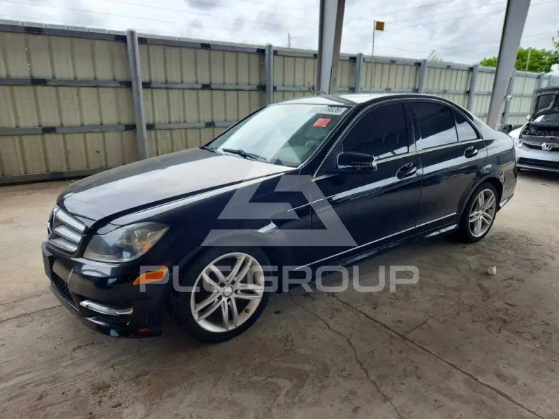2013 Mercedes Benz C-Class фото