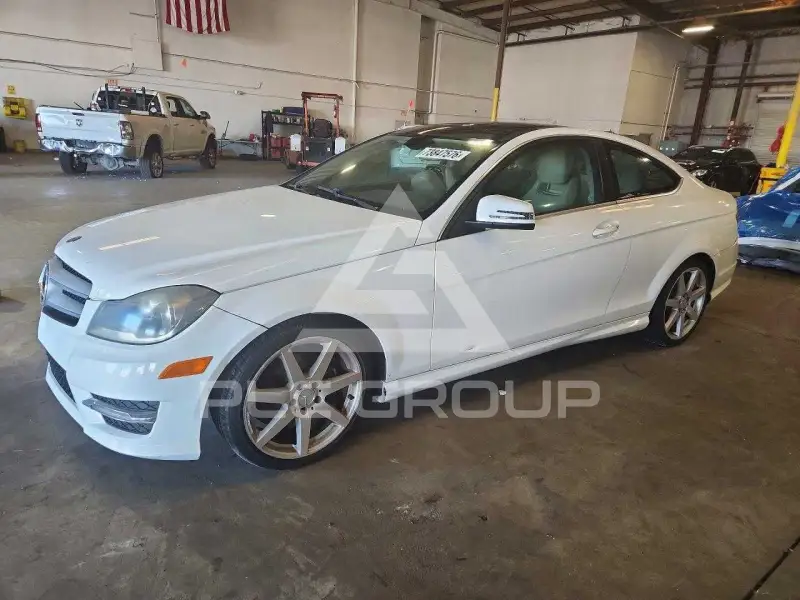 2013 Mercedes Benz C-Class photo