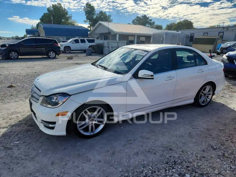 2013 Mercedes Benz C-Class фото