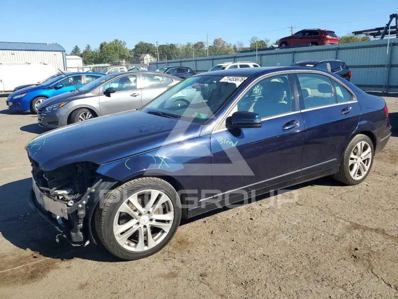 2013 Mercedes Benz C-Class фото