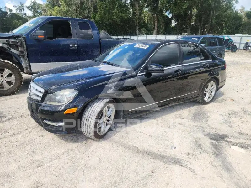 2013 Mercedes Benz C-Class фото