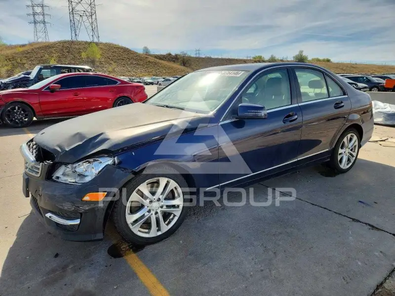 2013 Mercedes Benz C-Class фото