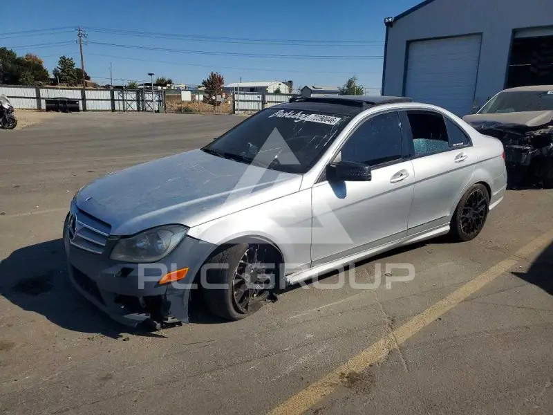 2013 Mercedes Benz C-Class фото