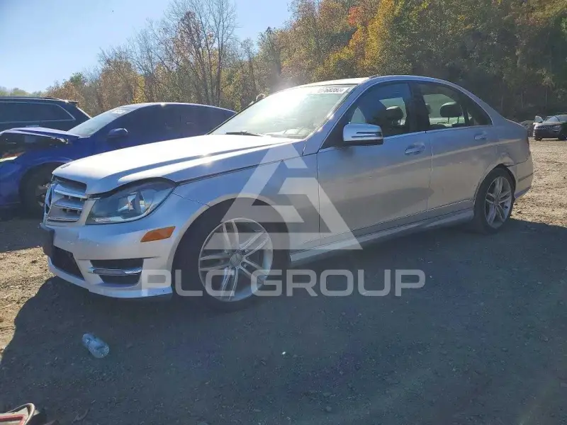 2013 Mercedes Benz C-Class photo
