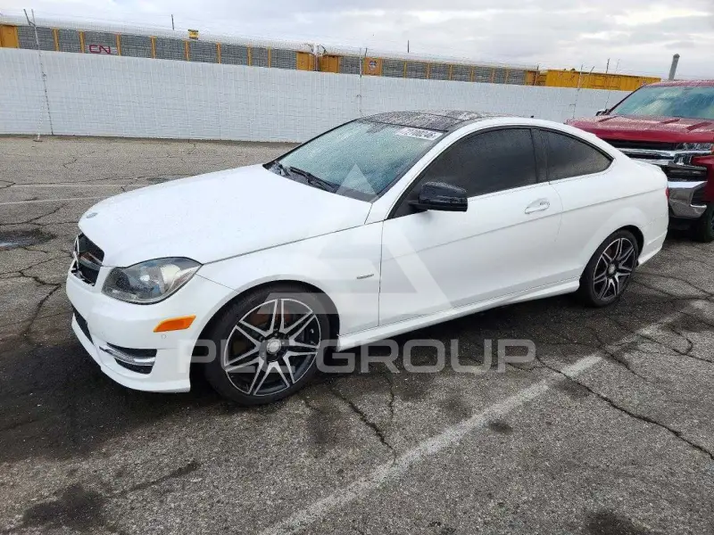 2013 Mercedes Benz C-Class фото