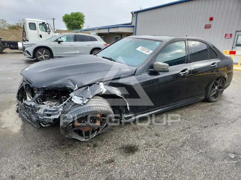 2013 Mercedes Benz C-Class photo