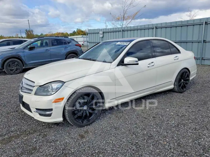 2013 Mercedes Benz C-Class photo