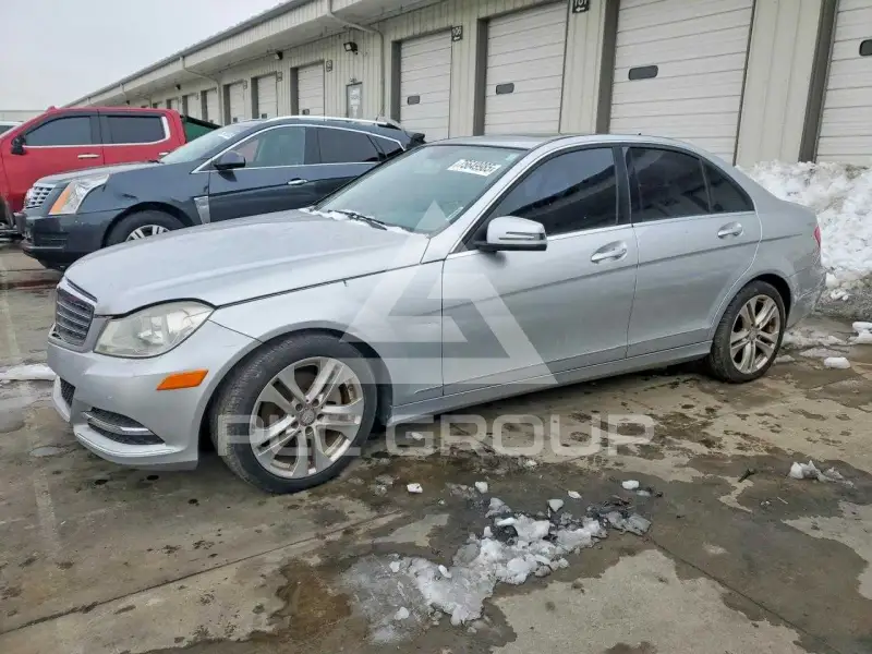 2013 Mercedes Benz C-Class фото