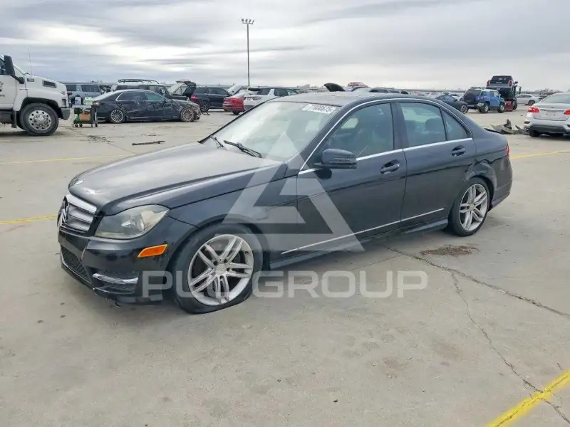 2013 Mercedes Benz C-Class фото