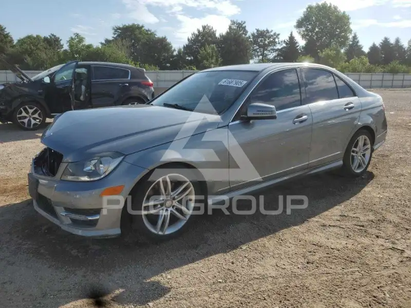 2013 Mercedes Benz C-Class фото