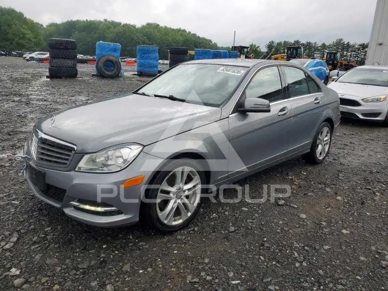 2013 Mercedes Benz C-Class фото