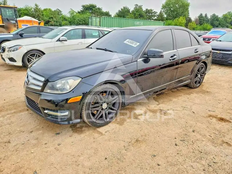 2013 Mercedes Benz C-Class photo
