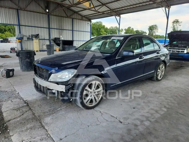 2013 Mercedes Benz C-Class photo