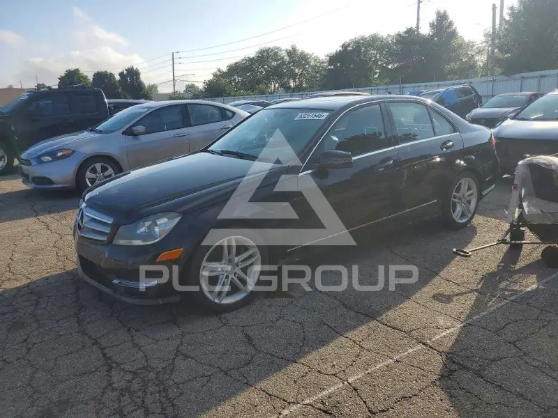 2013 Mercedes Benz C-Class photo