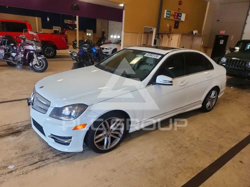 2013 Mercedes Benz C-Class фото
