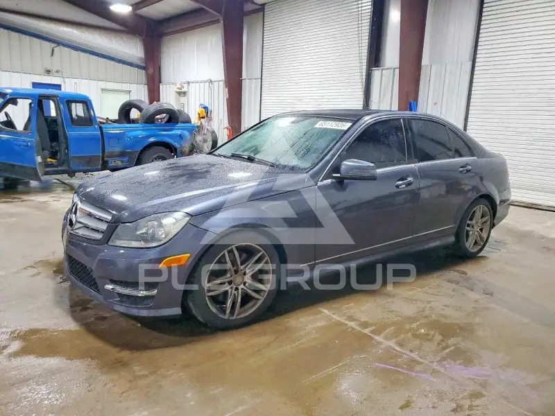 2013 Mercedes Benz C-Class photo