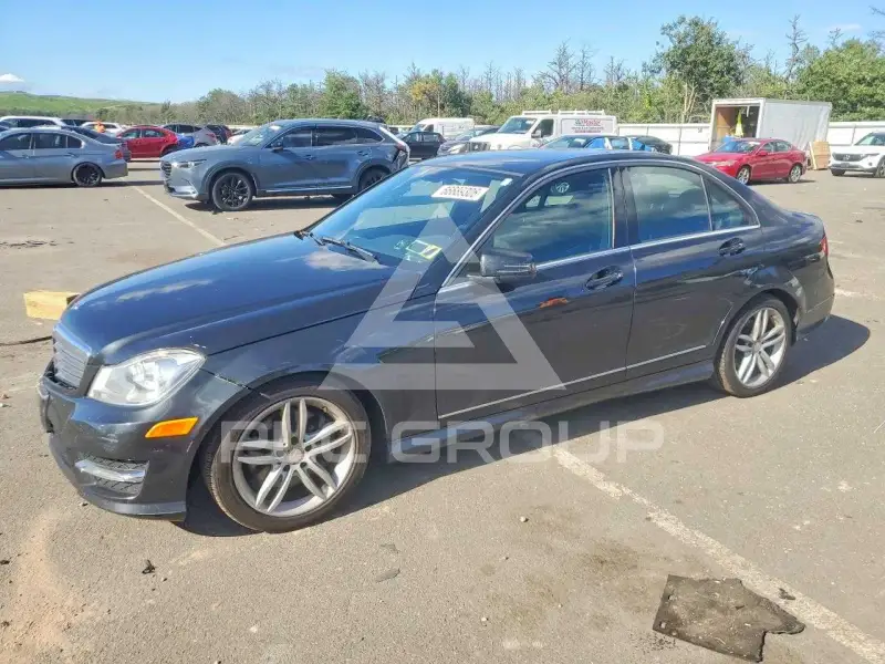 2013 Mercedes Benz C-Class фото