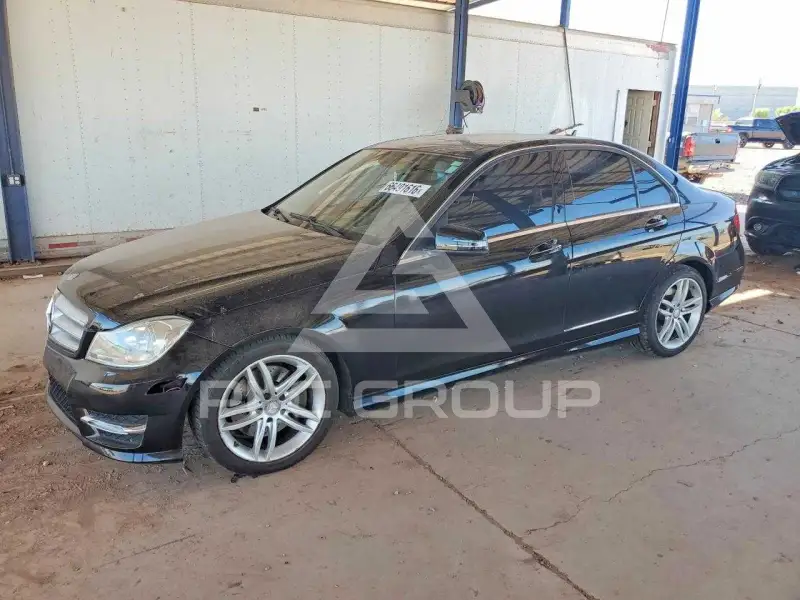 2013 Mercedes Benz C-Class photo