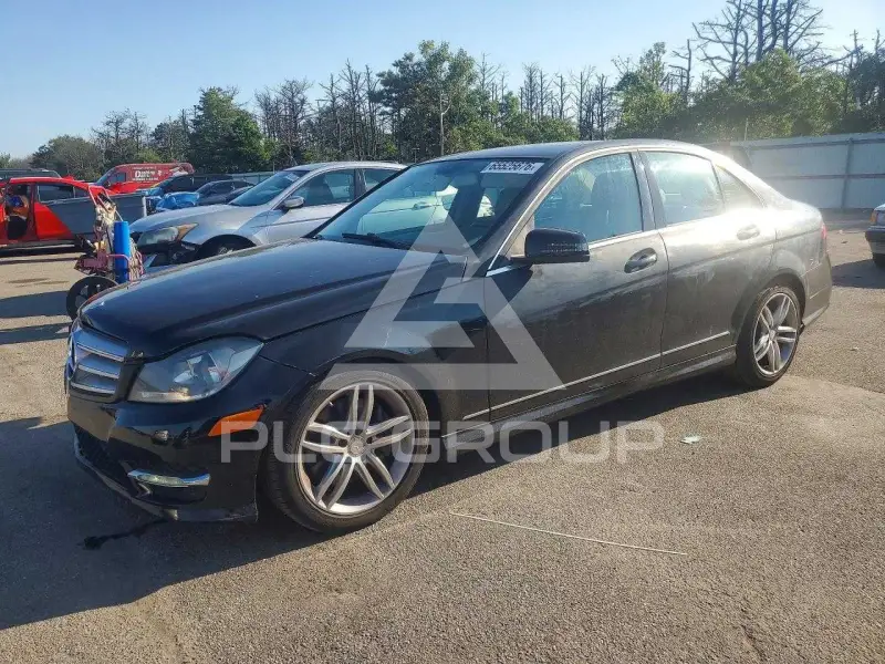 2013 Mercedes Benz C-Class фото