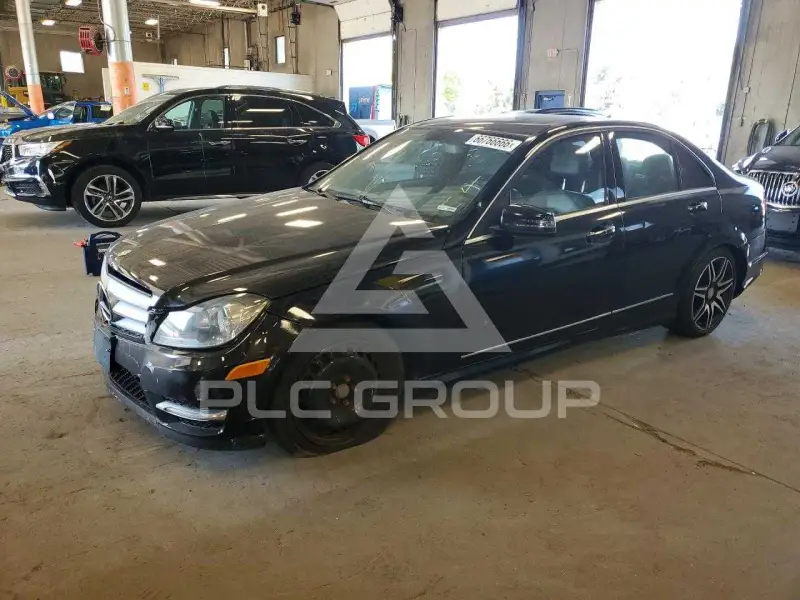 2013 Mercedes Benz C-Class photo