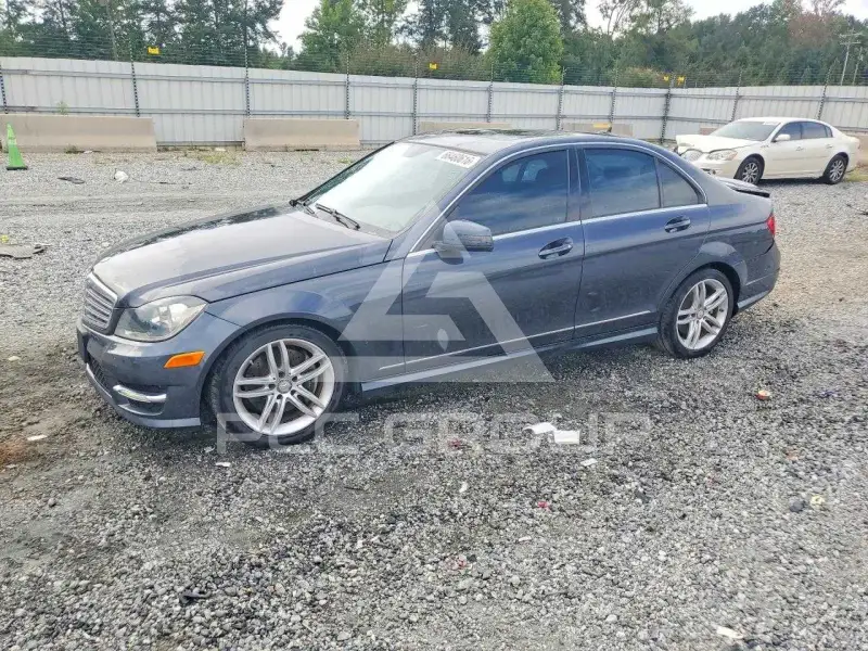 2013 Mercedes Benz C-Class фото